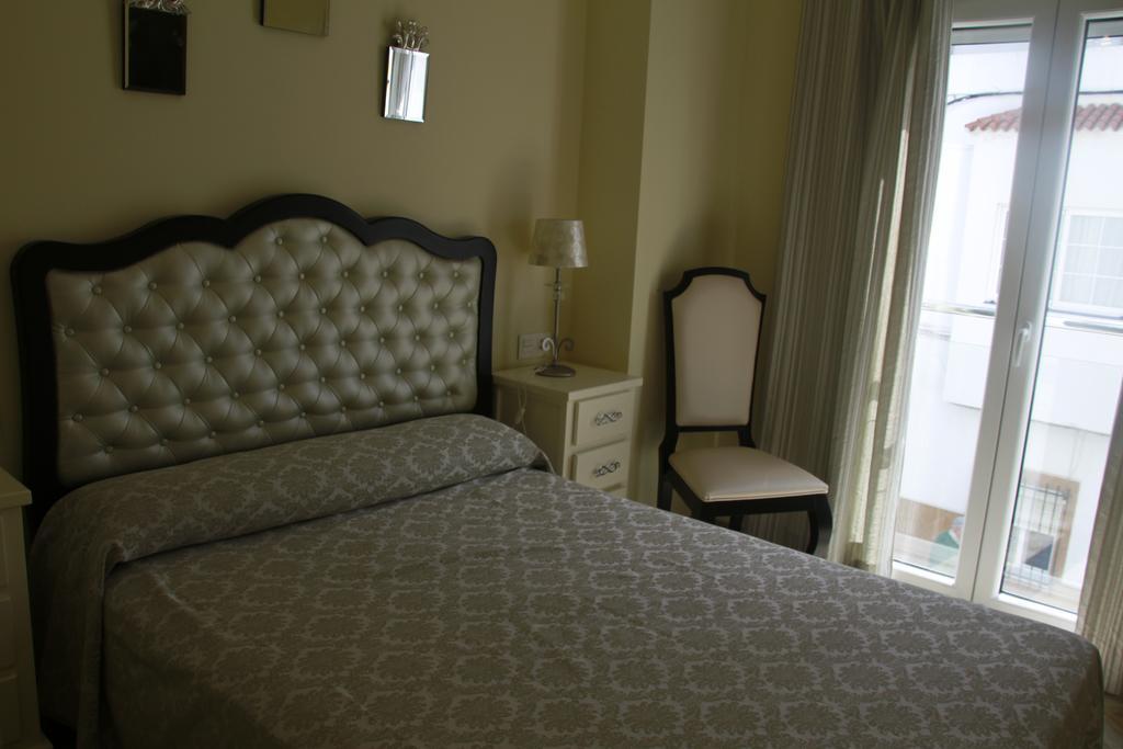 Hotel Hostal Flor De Lis- Lojo à Conil De La Frontera Extérieur photo