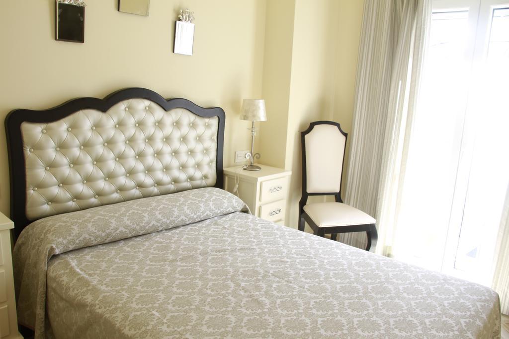 Hotel Hostal Flor De Lis- Lojo à Conil De La Frontera Extérieur photo